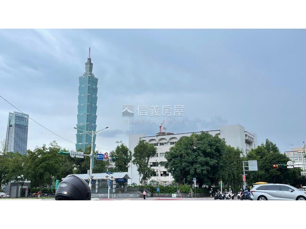 東區知名角間大空間金店面房屋室內格局與周邊環境