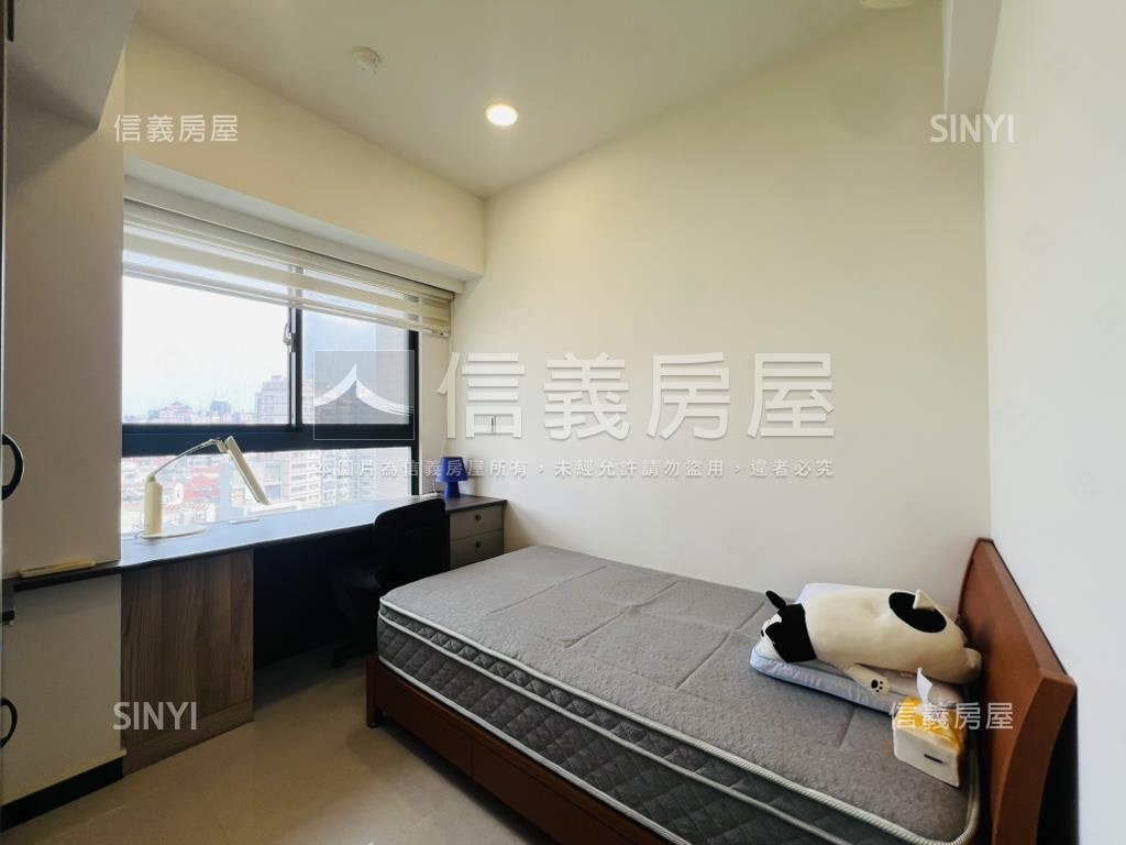 專任仁美居園道視野附平車房屋室內格局與周邊環境