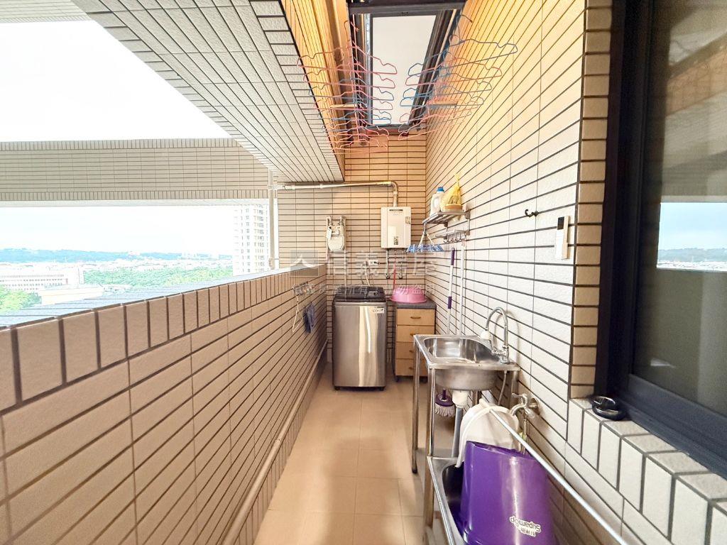 堅山樹海雙衛開窗三房雙車房屋室內格局與周邊環境