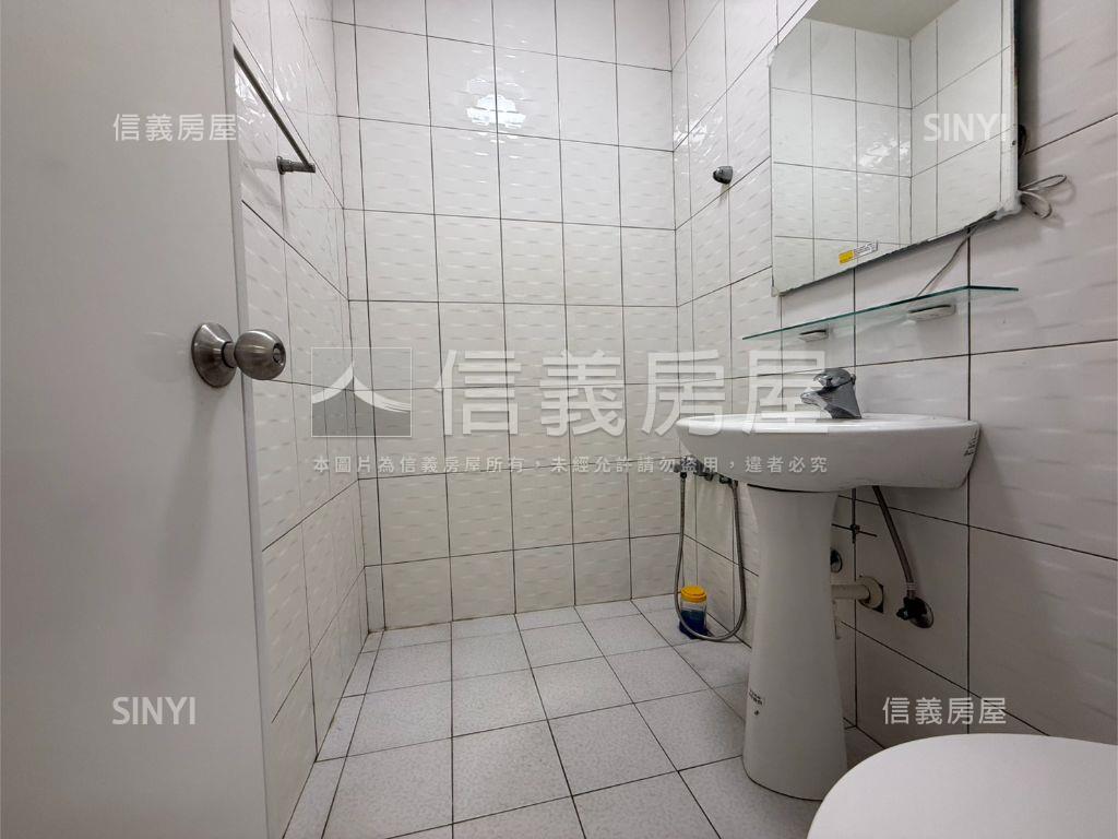 新平路臨十米路透店房屋室內格局與周邊環境