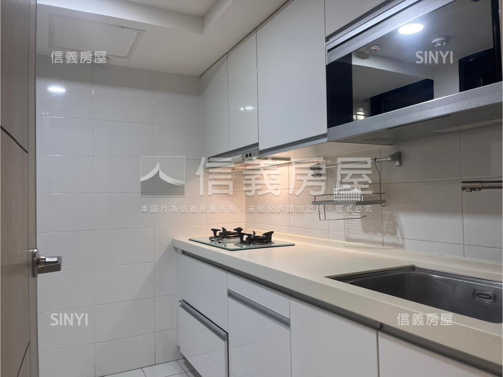 新悅城採光三房平車房屋室內格局與周邊環境