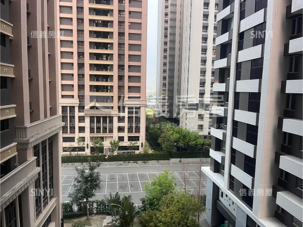 新悅城採光三房平車房屋室內格局與周邊環境