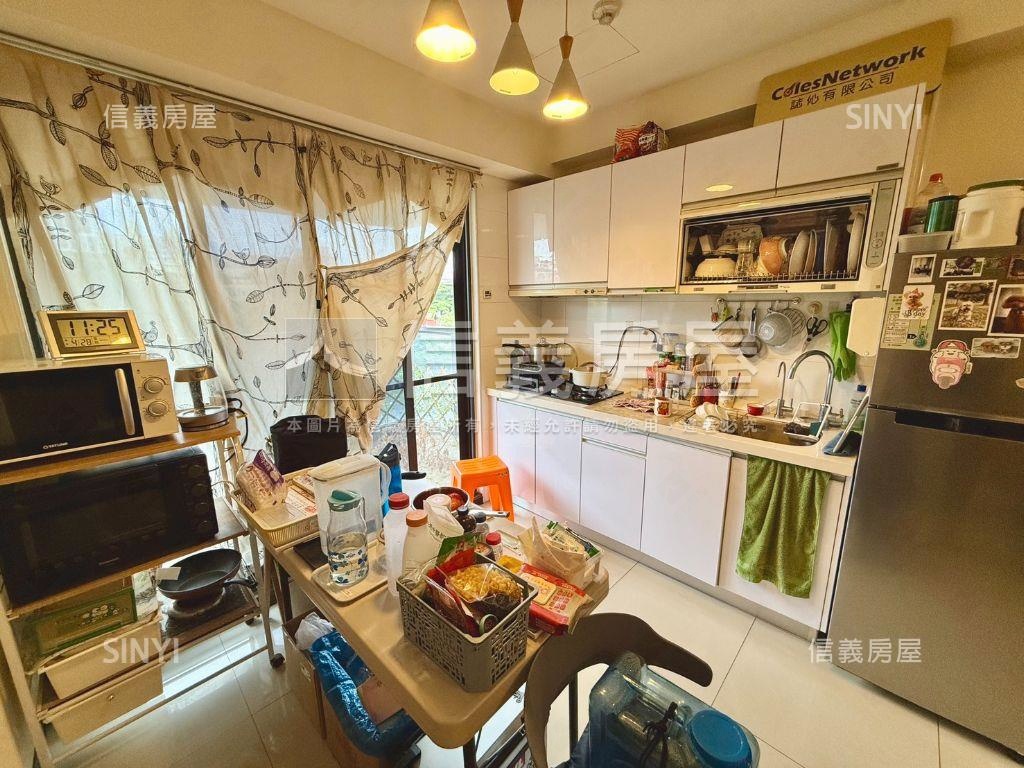 近捷運度假成家輕屋齡３房房屋室內格局與周邊環境