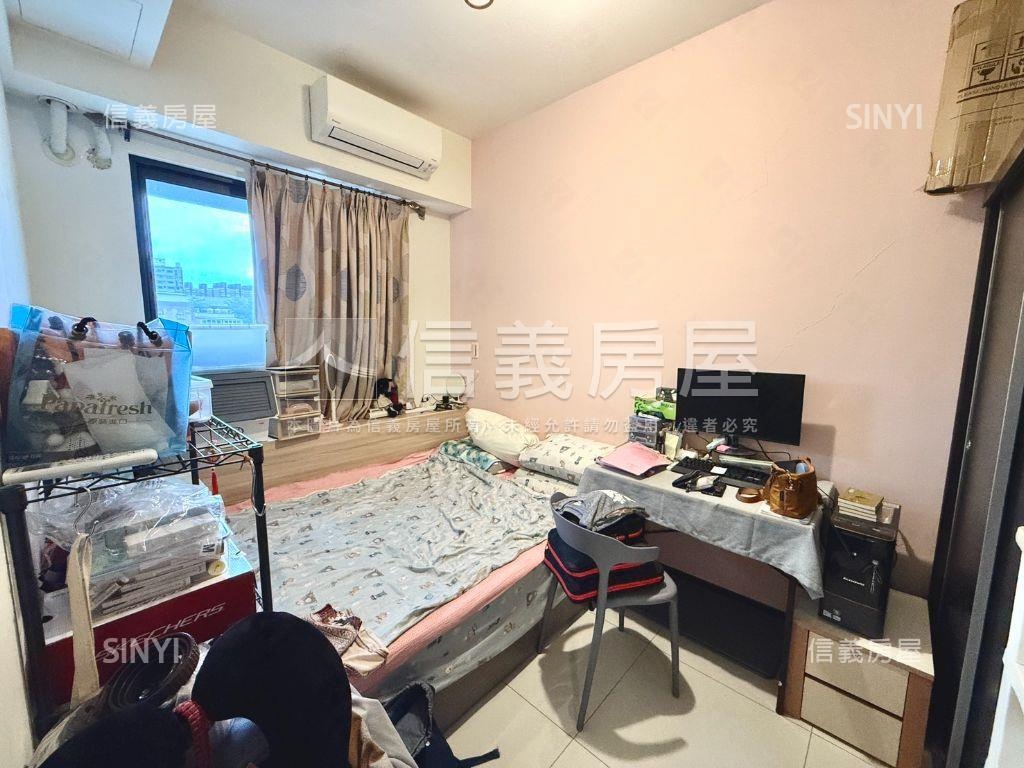 近捷運度假成家輕屋齡３房房屋室內格局與周邊環境