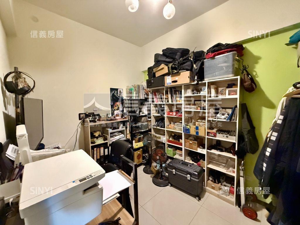 近捷運度假成家輕屋齡３房房屋室內格局與周邊環境