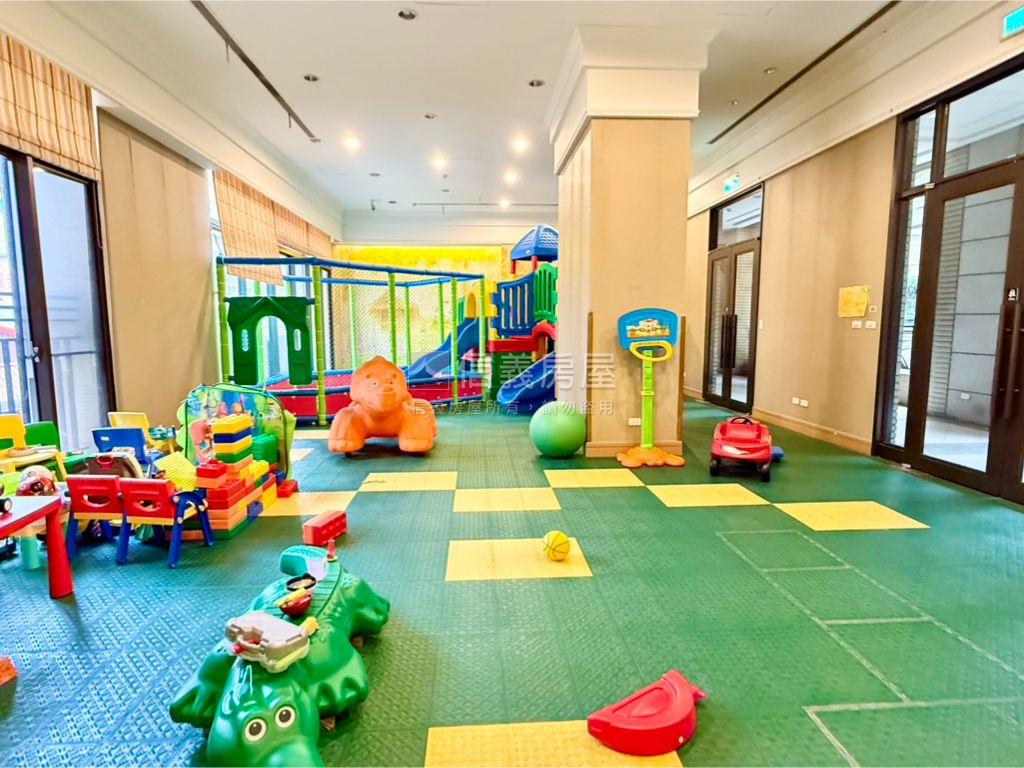 國美康寧城堡三房小露臺房屋室內格局與周邊環境