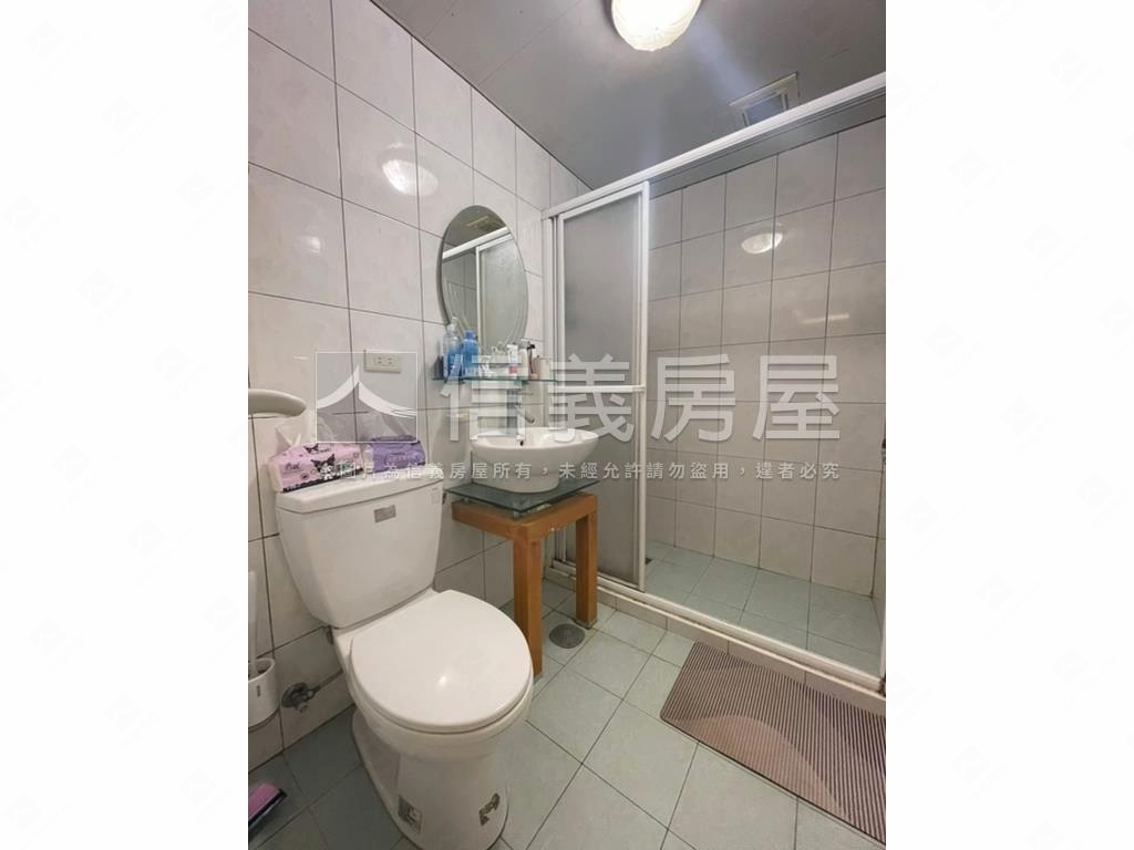 行政公寓頂佳美裝潢房屋室內格局與周邊環境