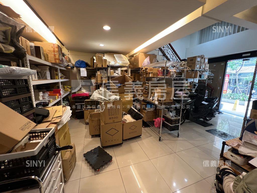 歐洲村凡登金店面有車位房屋室內格局與周邊環境