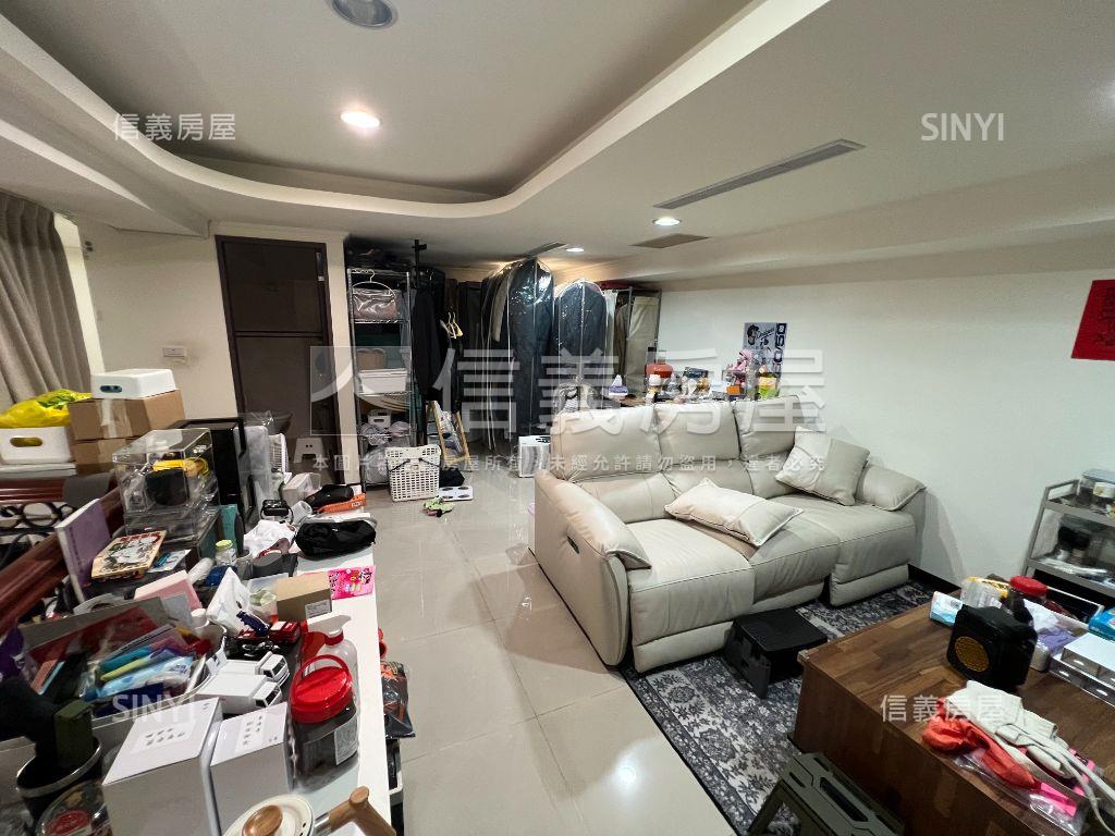 歐洲村凡登金店面有車位房屋室內格局與周邊環境