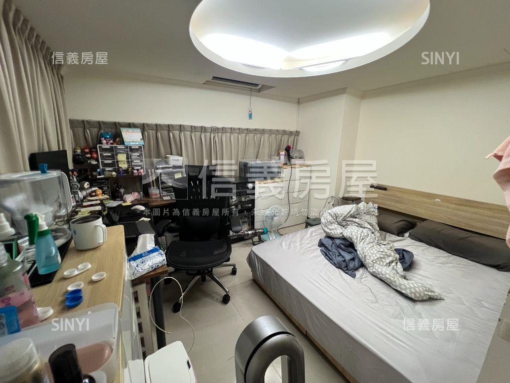 歐洲村凡登金店面有車位房屋室內格局與周邊環境