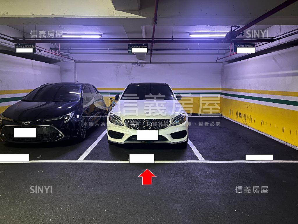 歐洲村凡登金店面有車位房屋室內格局與周邊環境