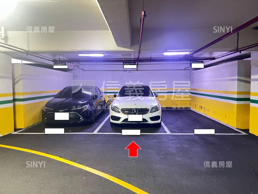 歐洲村凡登金店面有車位房屋室內格局與周邊環境