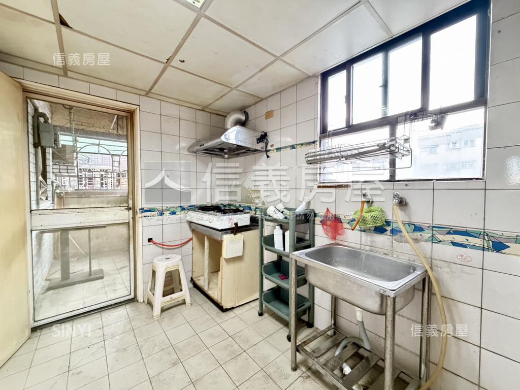 德安公教三房平車景觀美宅房屋室內格局與周邊環境