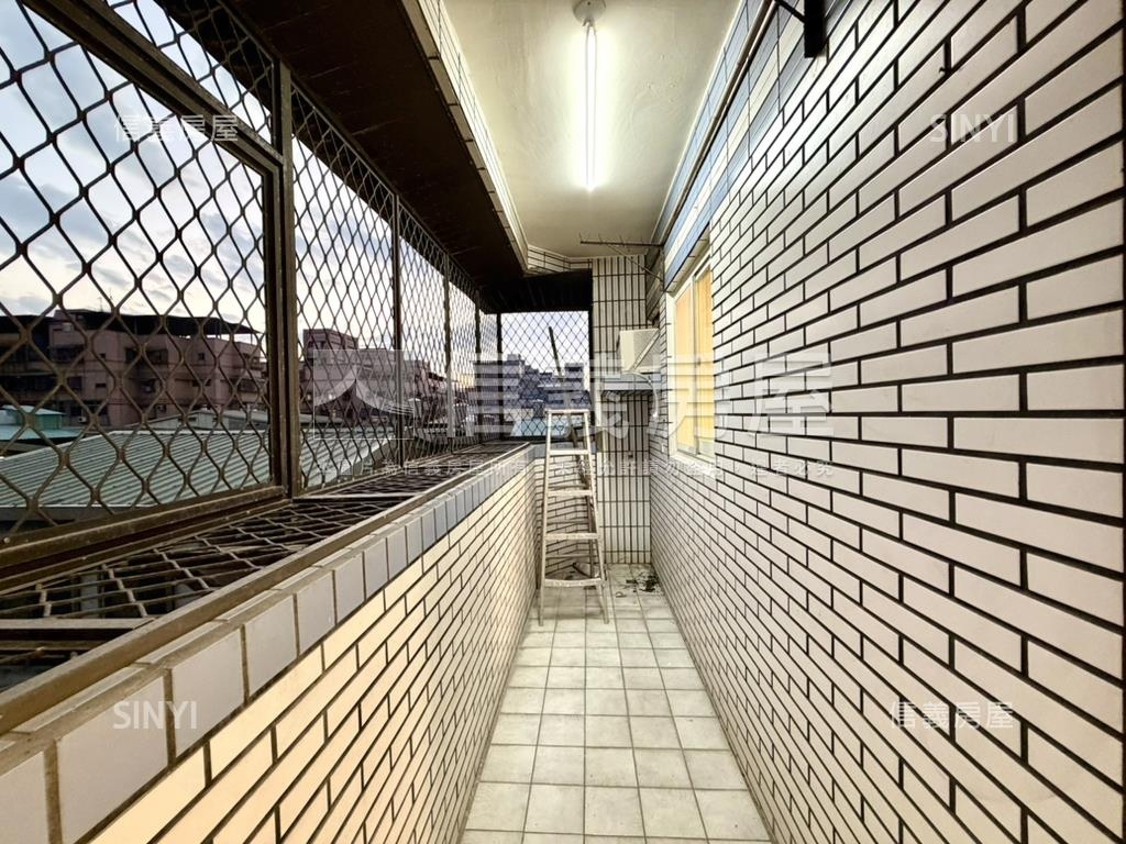 敦南精美三房車位房屋室內格局與周邊環境