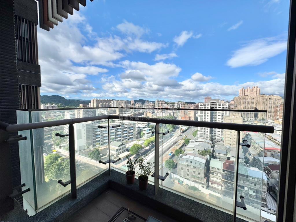 雲天綠第景觀三房豪邸房屋室內格局與周邊環境