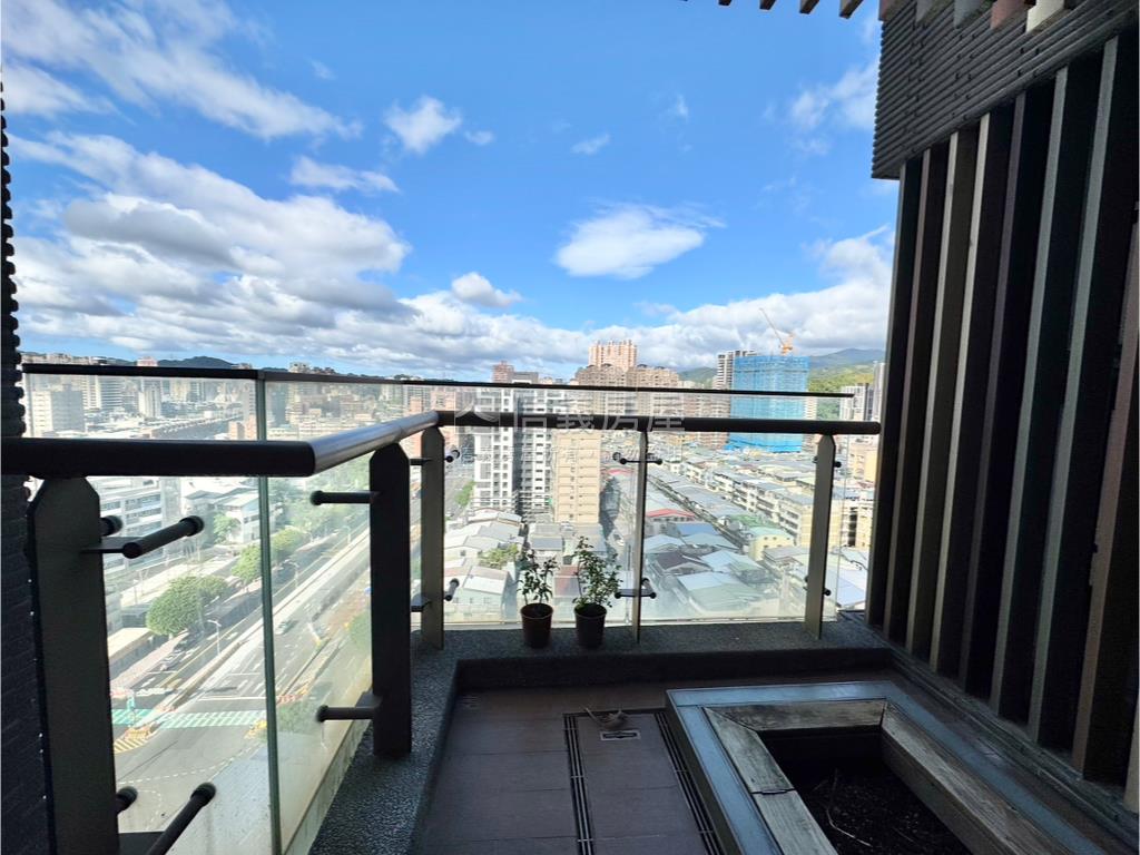 雲天綠第景觀三房豪邸房屋室內格局與周邊環境