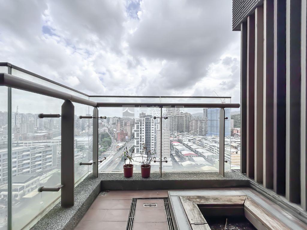 雲天綠第景觀三房豪邸房屋室內格局與周邊環境