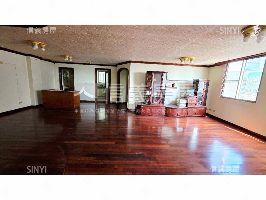 府安路約九米寬金店面房屋室內格局與周邊環境