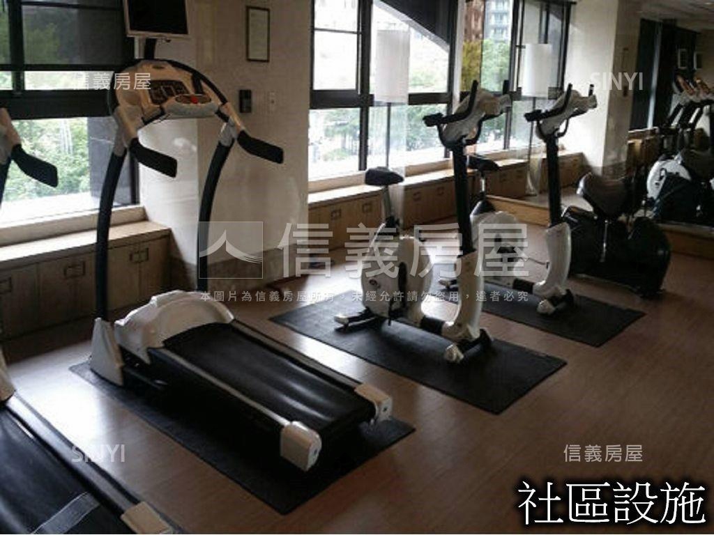 天琴已裝充電樁未住過房屋室內格局與周邊環境