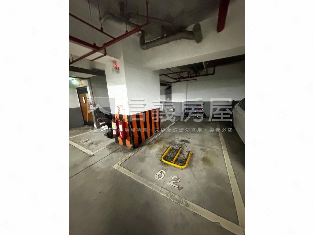 力霸國鼎Ｂ２坡平車位６２房屋室內格局與周邊環境