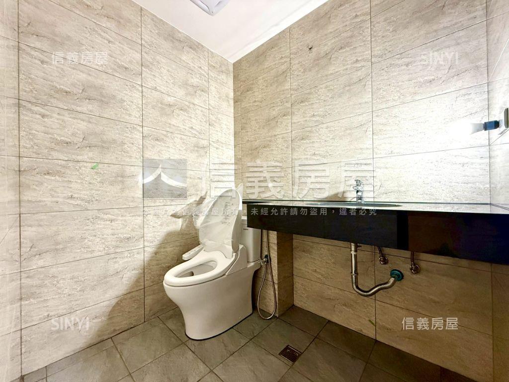 富宇明星綻全新收租店面房屋室內格局與周邊環境