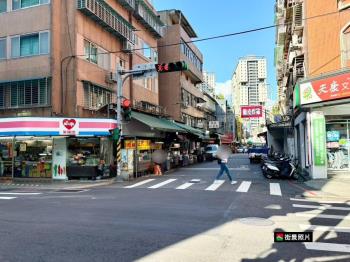 信義區松山路公寓２樓