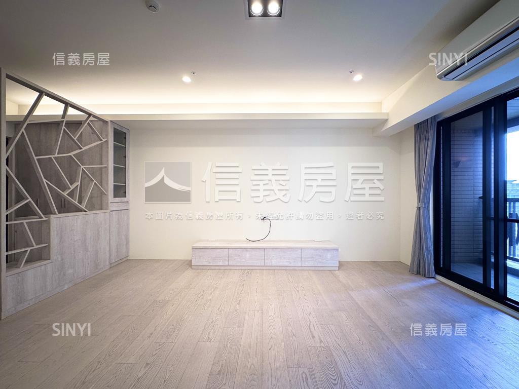 皇翔玉鼎。明亮美四房車位房屋室內格局與周邊環境