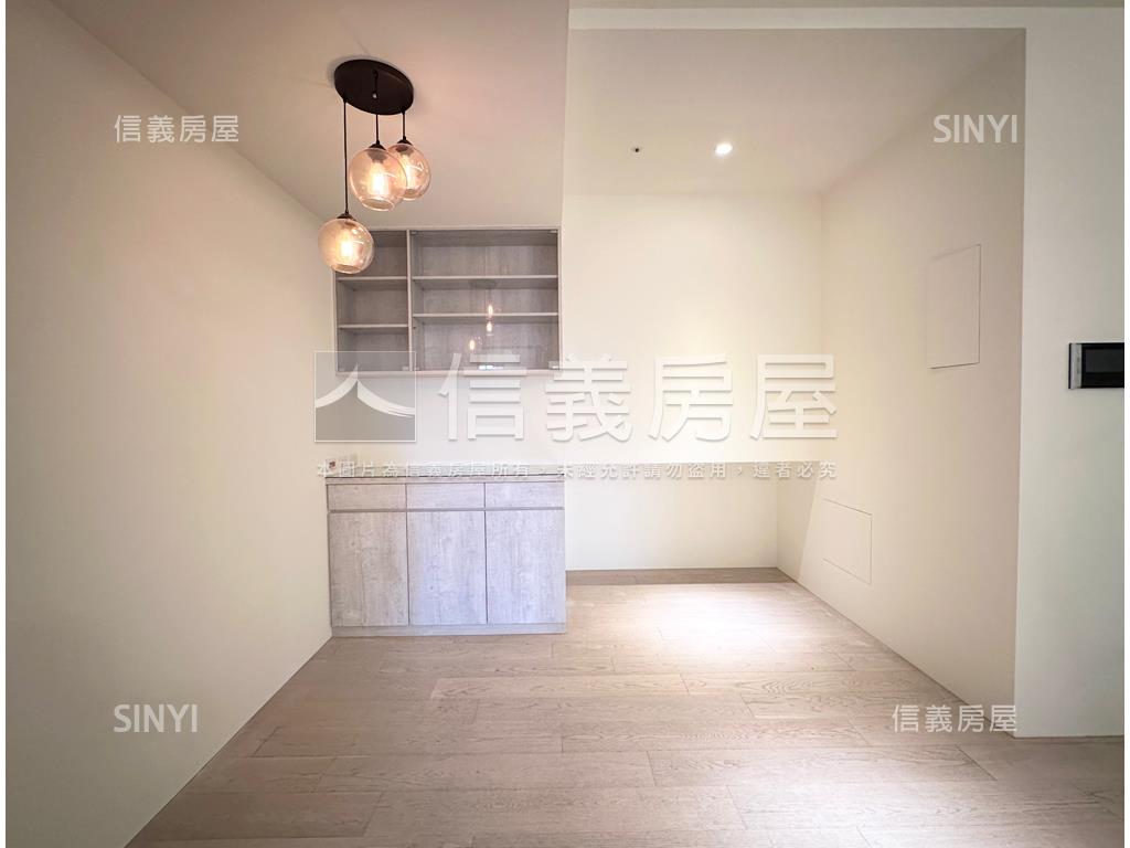 皇翔玉鼎。明亮美四房車位房屋室內格局與周邊環境