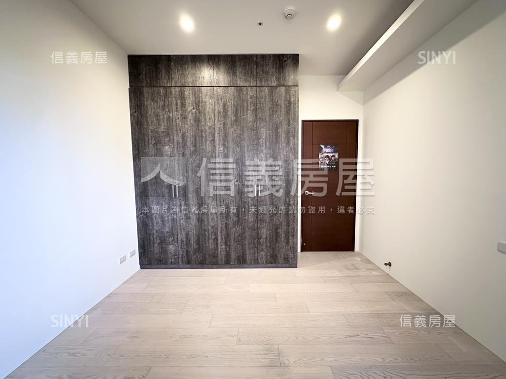 皇翔玉鼎。明亮美四房車位房屋室內格局與周邊環境