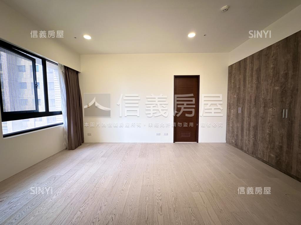 皇翔玉鼎。明亮美四房車位房屋室內格局與周邊環境