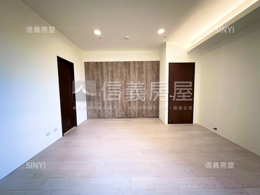 皇翔玉鼎。明亮美四房車位房屋室內格局與周邊環境