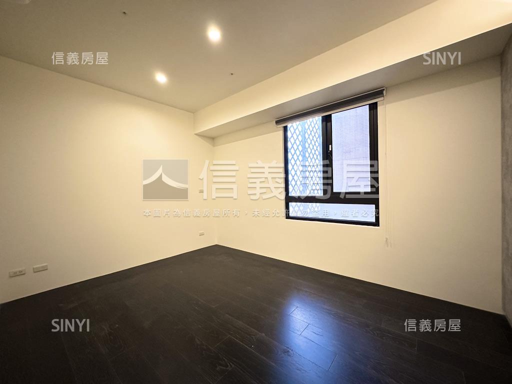 皇翔玉鼎。明亮美四房車位房屋室內格局與周邊環境