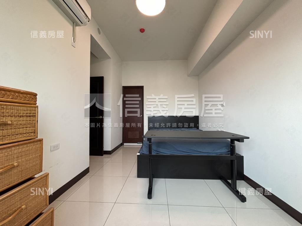 鄉景逸品邊間三房平車房屋室內格局與周邊環境