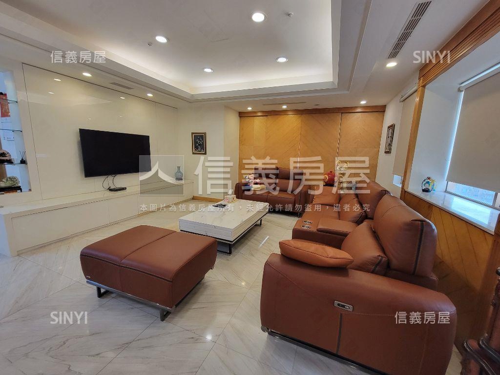 藝文特區。樓中樓美宅房屋室內格局與周邊環境