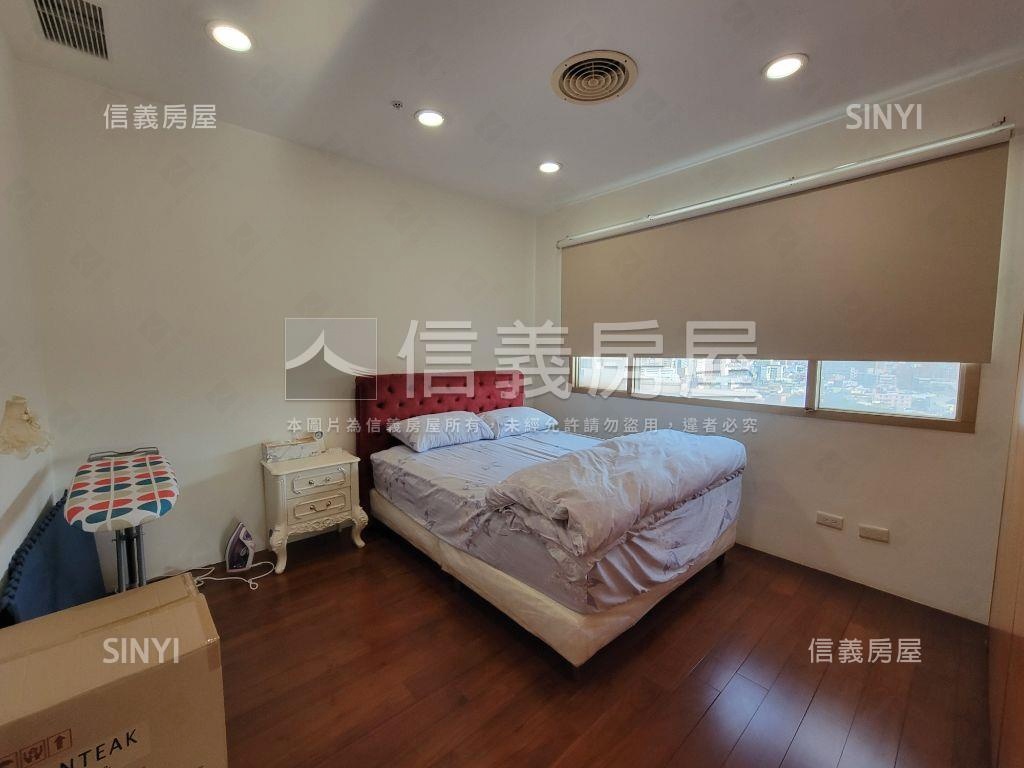 藝文特區。樓中樓美宅房屋室內格局與周邊環境