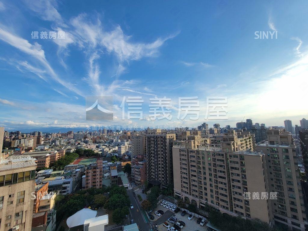 藝文特區。樓中樓美宅房屋室內格局與周邊環境