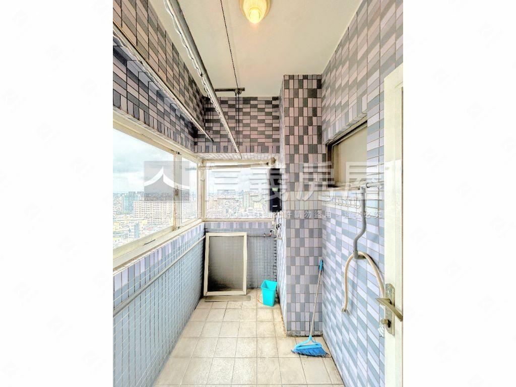 中悅桂冠✰景觀頂樓大四房房屋室內格局與周邊環境