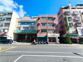 瑞隆麥當勞正對面透店