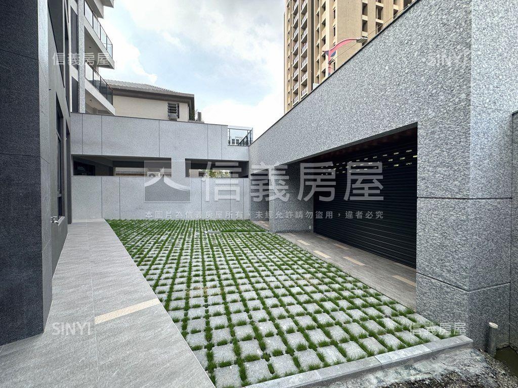 近公園大面寬臨路角墅房屋室內格局與周邊環境