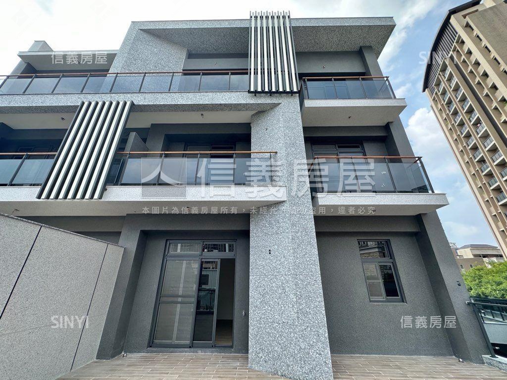 近公園大面寬臨路角墅房屋室內格局與周邊環境