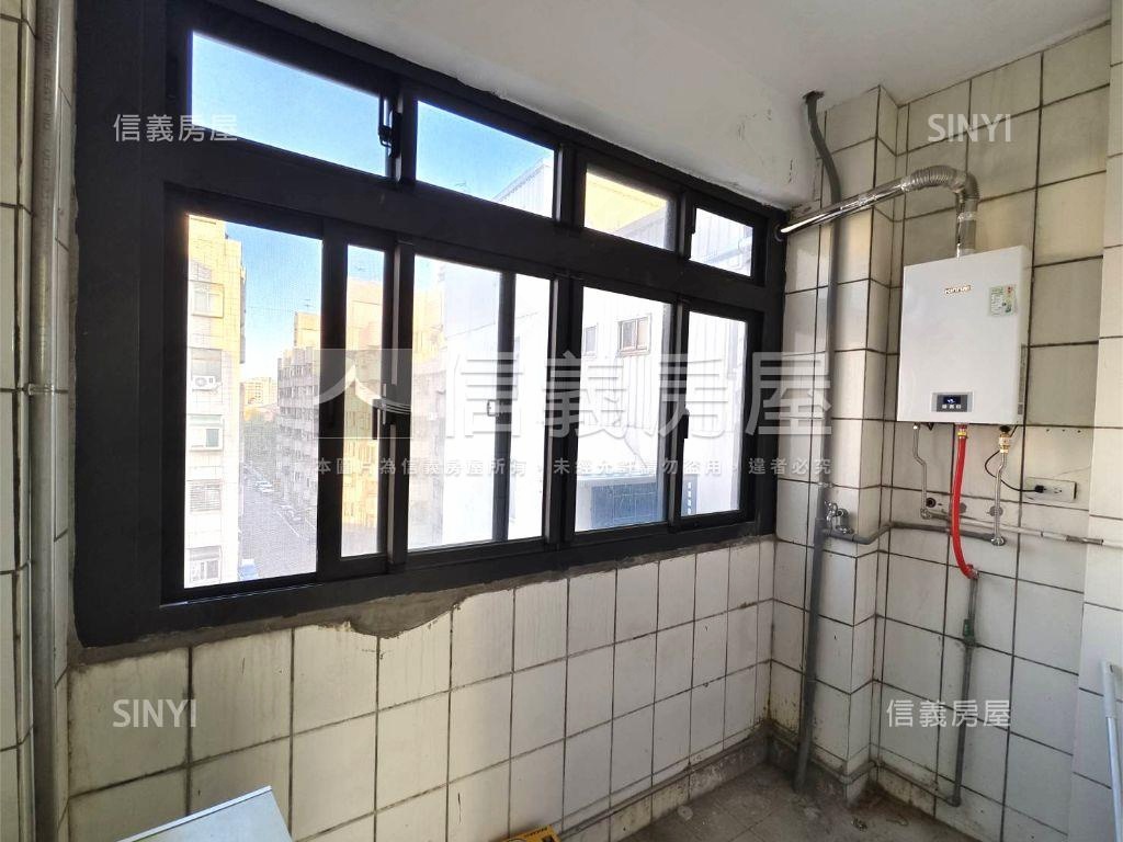 近清大交大透天店面房屋室內格局與周邊環境