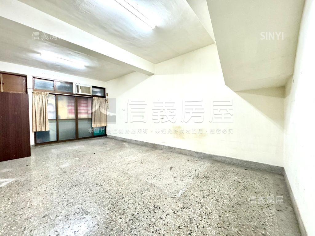 正８米活路約３０坪透天房屋室內格局與周邊環境