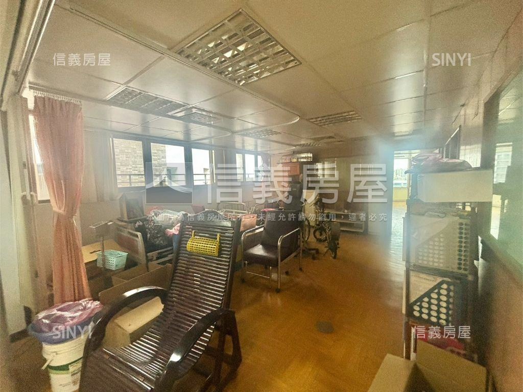 眺望北市河畔高樓景觀電梯房屋室內格局與周邊環境