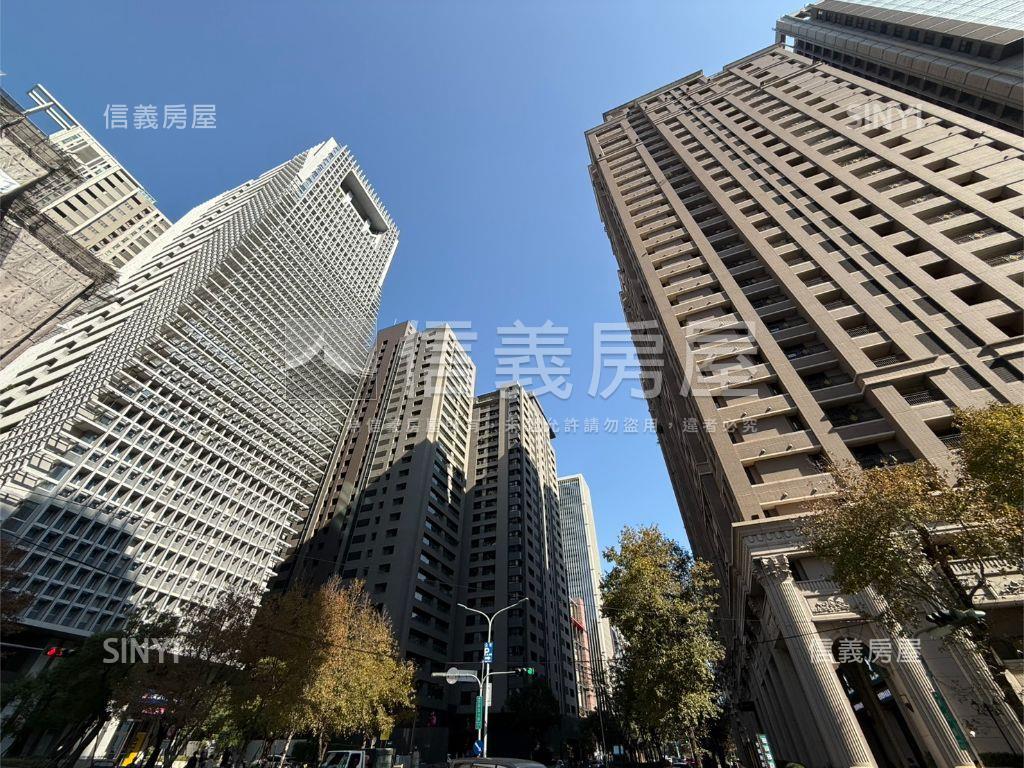 七期【市政廣場】附雙車位房屋室內格局與周邊環境
