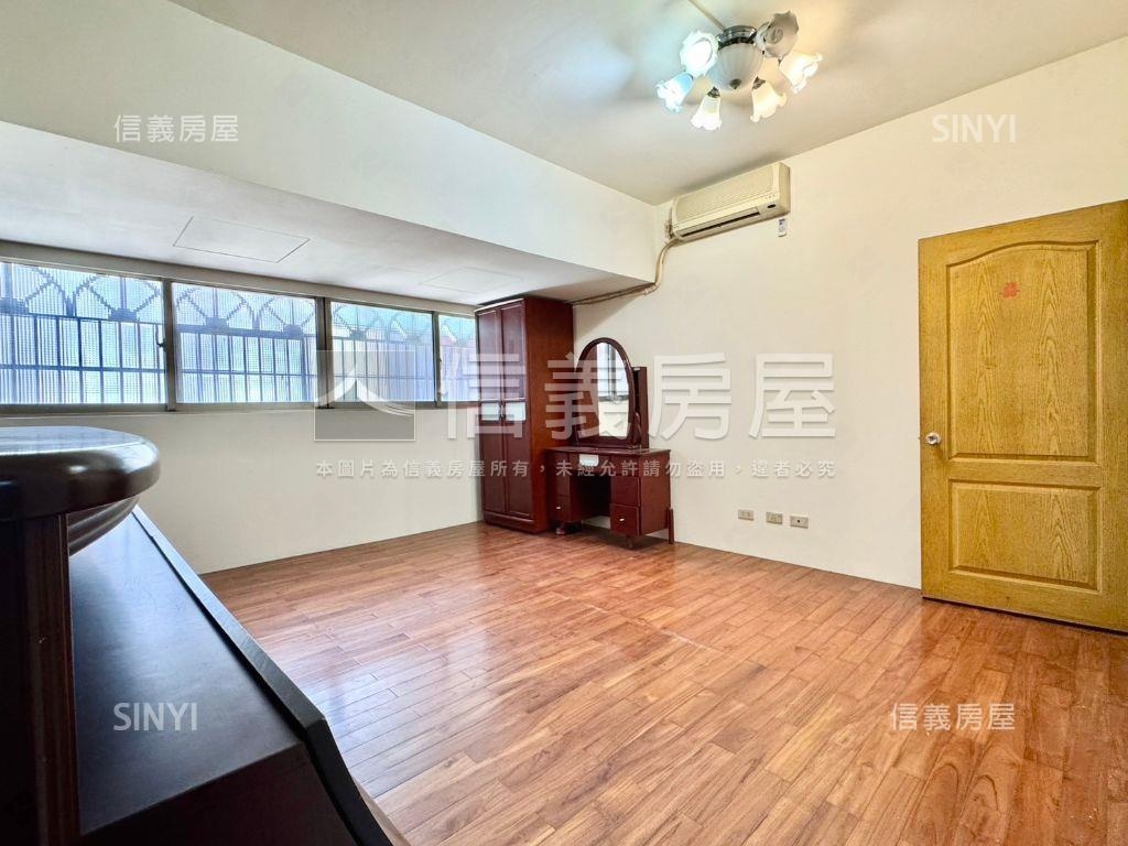 南區雙商圈三房車位房屋室內格局與周邊環境