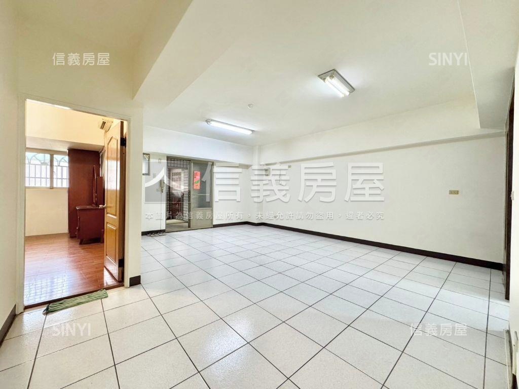 南區雙商圈三房車位房屋室內格局與周邊環境