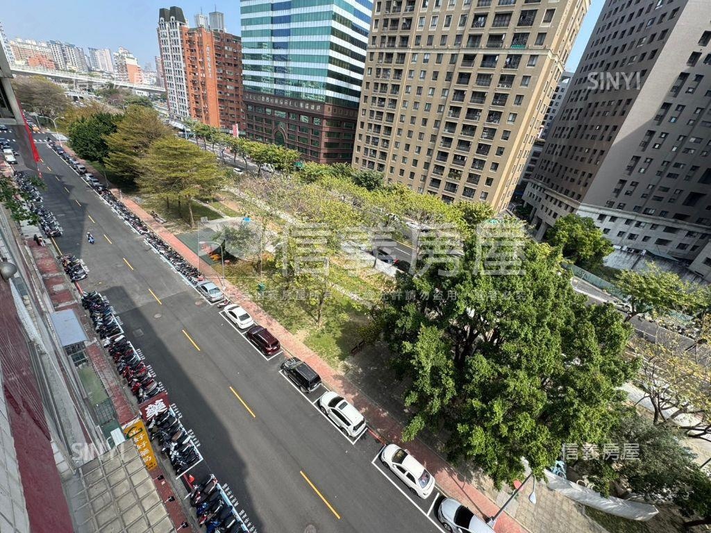 南區雙商圈三房車位房屋室內格局與周邊環境