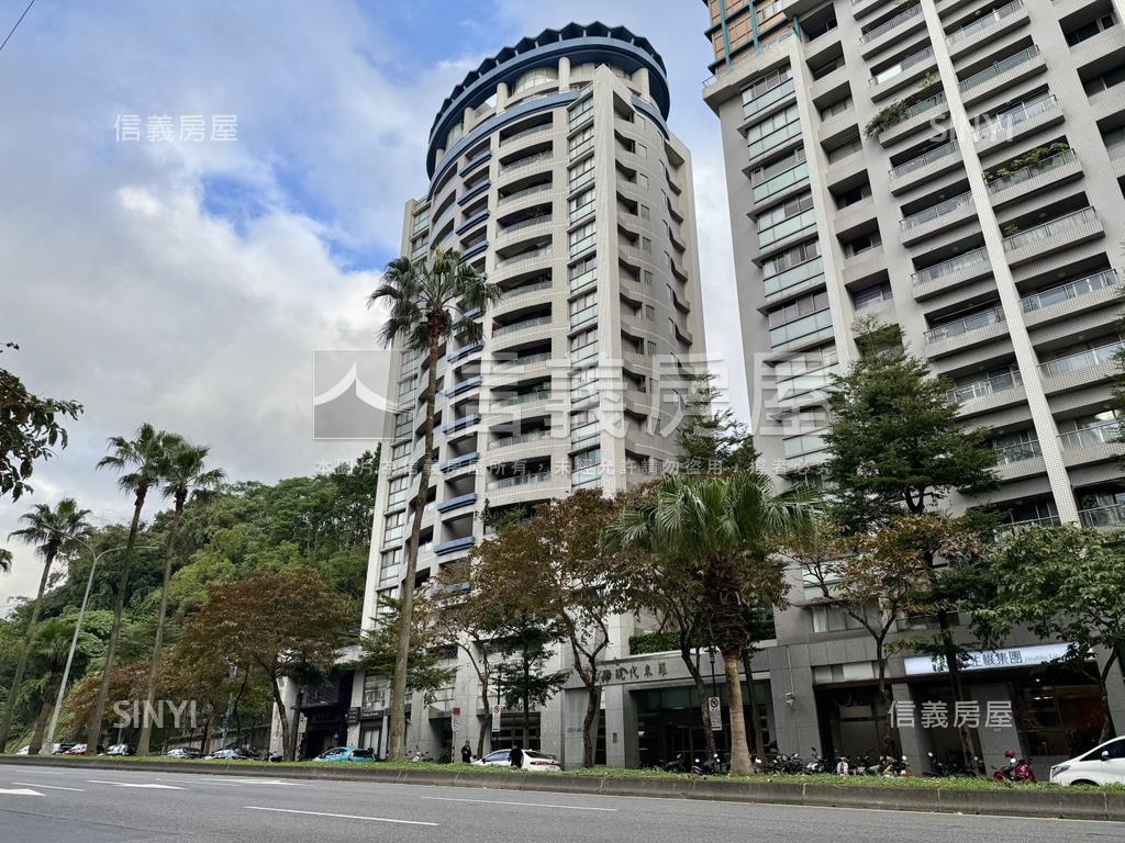 現代米羅美妝豪邸房屋室內格局與周邊環境