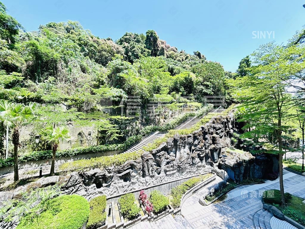 現代米羅美妝豪邸房屋室內格局與周邊環境
