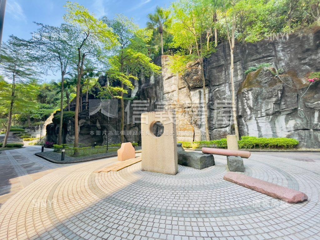 現代米羅美妝豪邸房屋室內格局與周邊環境